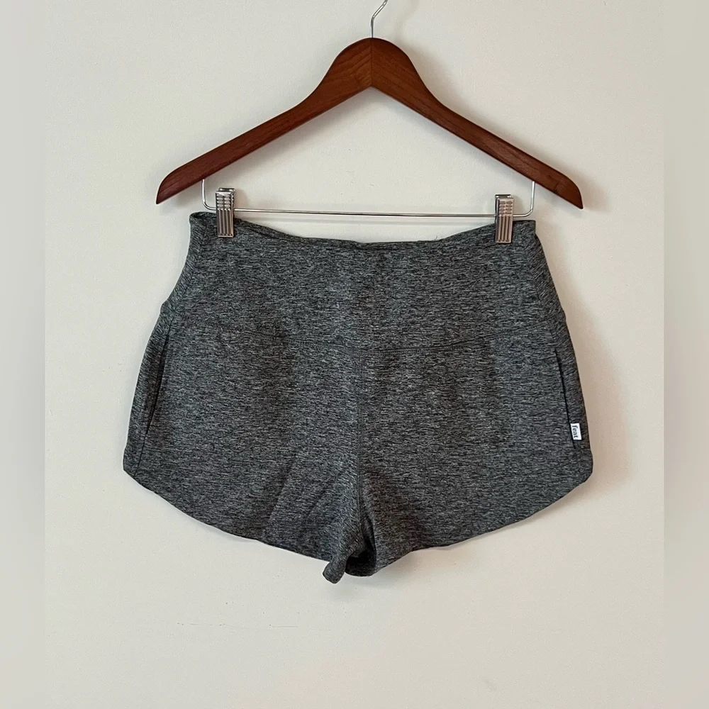 Feat Flow Tech Roam 2" Short Heather Gray Women's Size Small - Picture 3 of 10